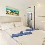 Centrally Located By Interhome بيت للعطل نيرخا